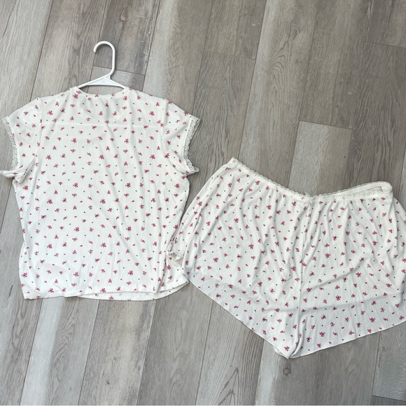 Skims Pajama Set modal floral tshirt shorts womens White (size 2x) loungewear - Picture 2 of 3